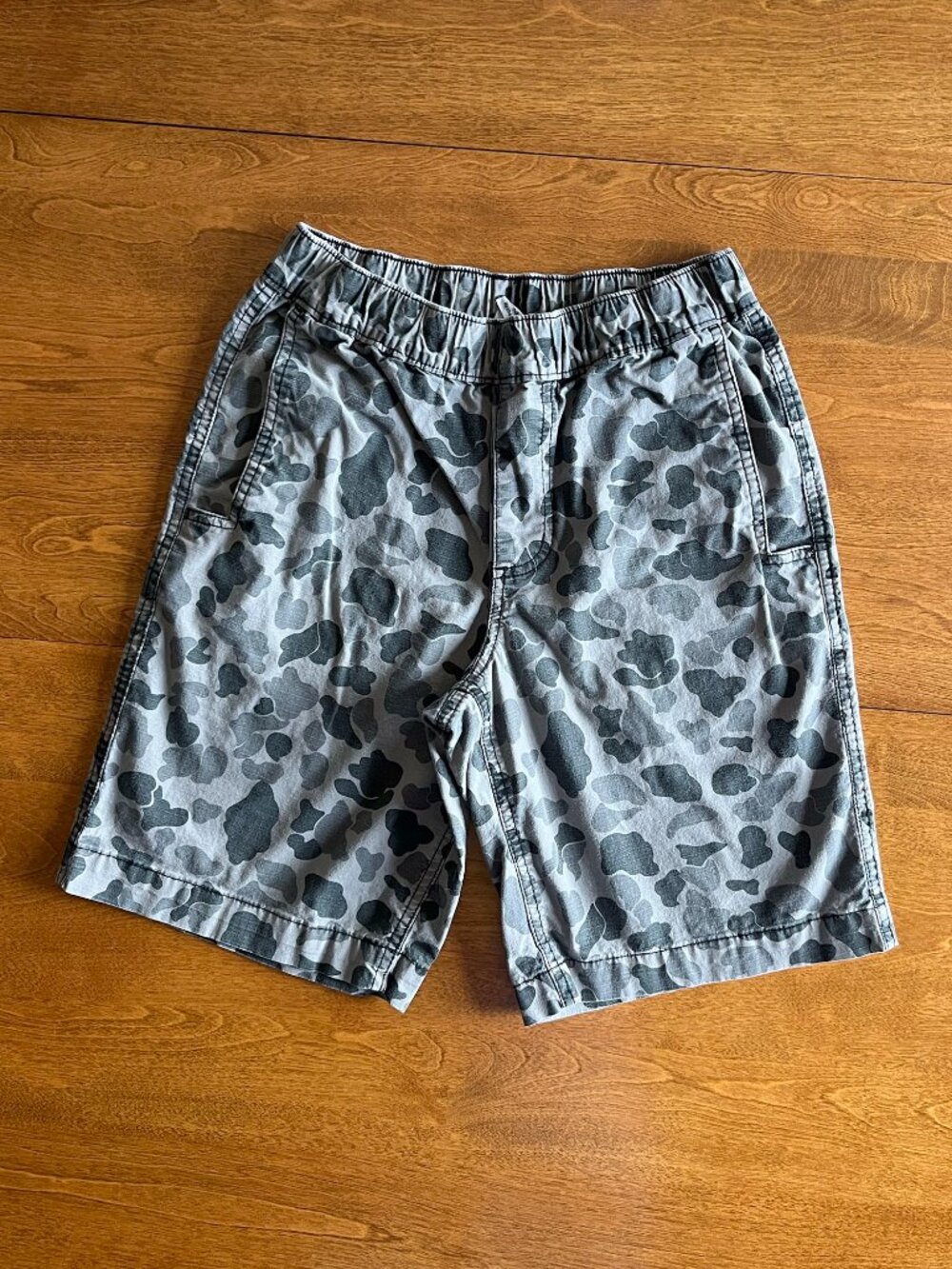 Carhartt gray camo shorts 14